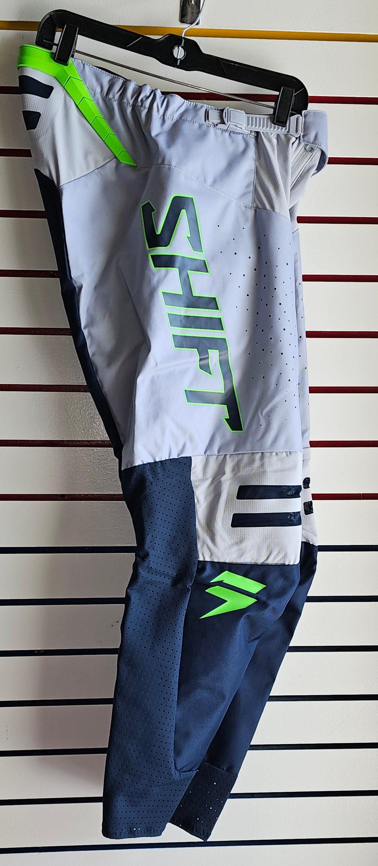Best Seattle Pant LE (Grey/Navy) in Jupiter